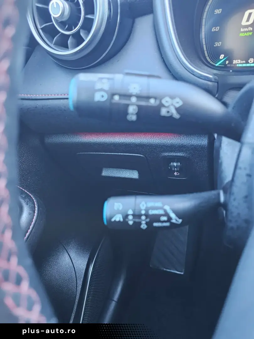 MG EHS Luxury Plug-in hybrid 2023