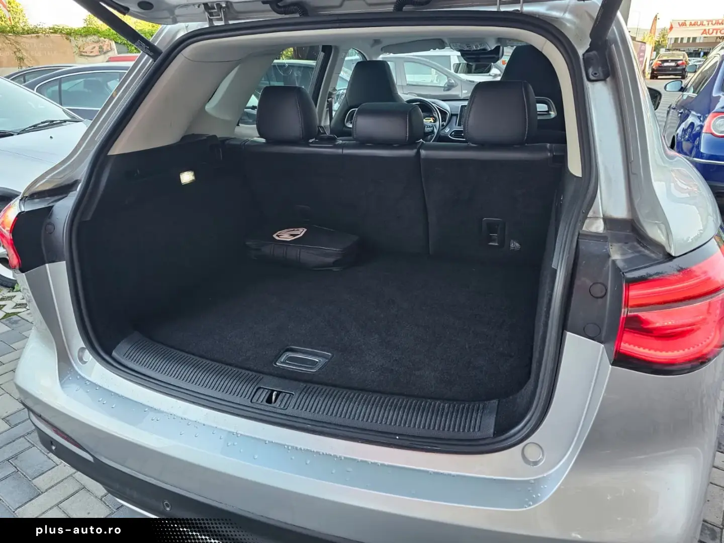 MG EHS Luxury Plug-in hybrid 2023