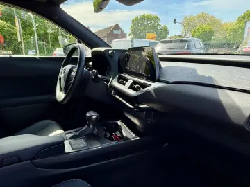 LEXUS UX 250h ACC VIRT.CP Car.Play RFK FSPORT LED