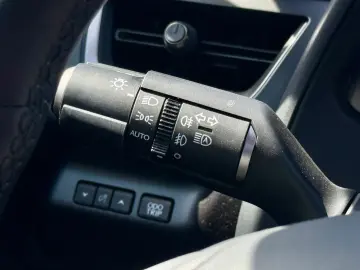 LEXUS UX 250h ACC VIRT.CP Car.Play RFK FSPORT LED