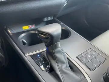 LEXUS UX 250h F SPORT Design  Bi-LED ACC RCam SHZ PDC