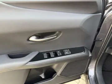 LEXUS UX 250 h Style.LED.ACC.Kamera.