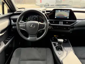 LEXUS UX 250 h Style.LED.ACC.Kamera.