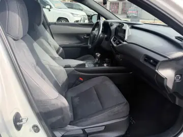 LEXUS UX 250 h Style.LED.ACC.Kamera.