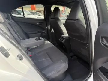 LEXUS UX 250 h Style.LED.ACC.Kamera.