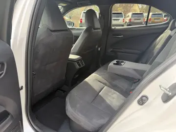 LEXUS UX 250 h Style.LED.ACC.Kamera.