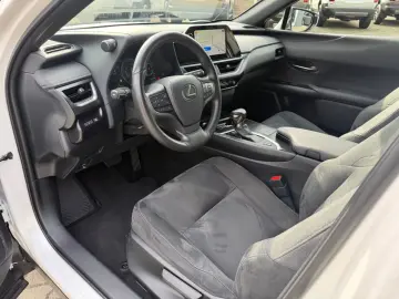 LEXUS UX 250 h Style.LED.ACC.Kamera.