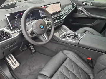 BMW X6 M60i