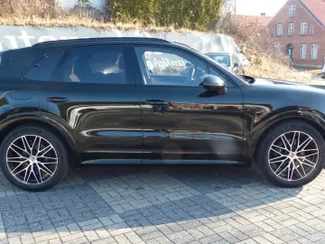PORSCHE Cayenne Individuallack tolle Farbkombi NP144T€