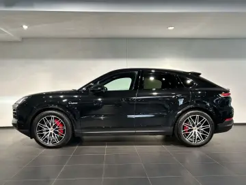 PORSCHE Cayenne S E-Hybrid Coupe HA-Lenkung InnoDrive