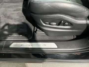 PORSCHE Cayenne S E-Hybrid Coupe HA-Lenkung InnoDrive