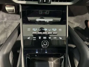 PORSCHE Cayenne S E-Hybrid Coupe HA-Lenkung InnoDrive