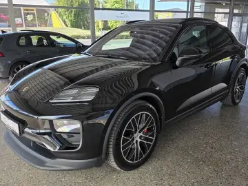 PORSCHE Macan E 4S Pan Luft Vierradl. Matrix HuD AHK 360