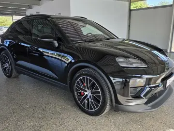 PORSCHE Macan E 4S Pan Luft Vierradl. Matrix HuD AHK 360