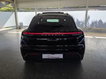 PORSCHE Macan E 4S Pan Luft Vierradl. Matrix HuD AHK 360