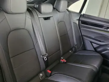 PORSCHE Macan E 4S Pan Luft Vierradl. Matrix HuD AHK 360