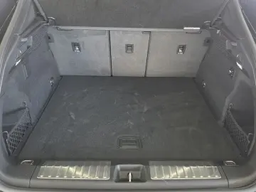 PORSCHE Macan E 4S Pan Luft Vierradl. Matrix HuD AHK 360