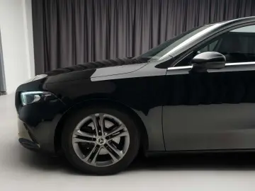 Mercedes-Benz A 220