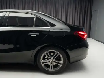 Mercedes-Benz A 220
