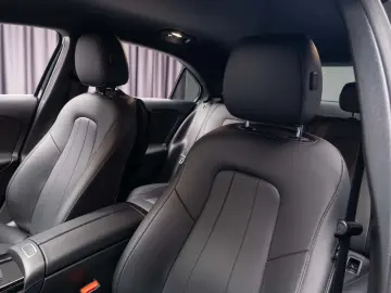 Mercedes-Benz A 220