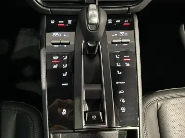 PORSCHE Macan Panoramadach Rückfahrkamera nur 13.950 km