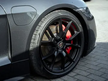 PORSCHE Taycan GTS Matrix Pano Head-Up Kam Navi Temp