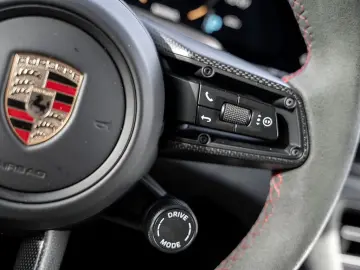 PORSCHE Taycan GTS Matrix Pano Head-Up Kam Navi Temp