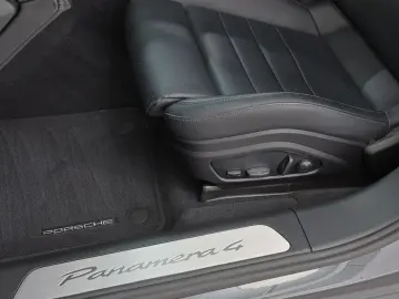 PORSCHE Panamera 4 E-Hybrid