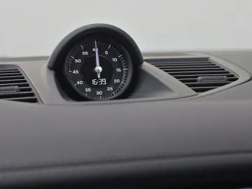 PORSCHE Panamera 4 E-Hybrid