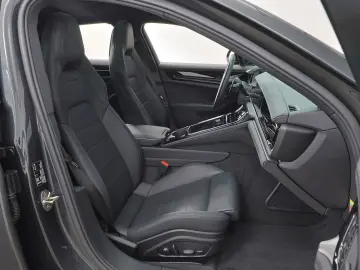PORSCHE Panamera 4 E-Hybrid