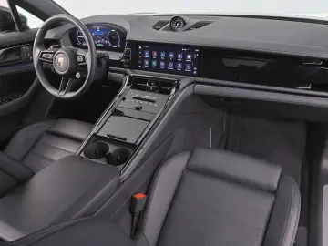 PORSCHE Panamera 4 E-Hybrid