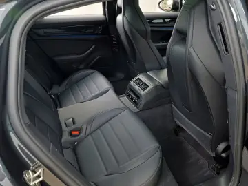 PORSCHE Panamera 4 E-Hybrid
