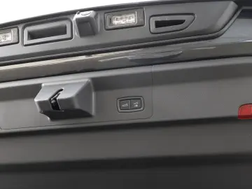 PORSCHE Panamera 4 E-Hybrid