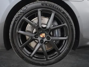 PORSCHE Panamera 4 E-Hybrid