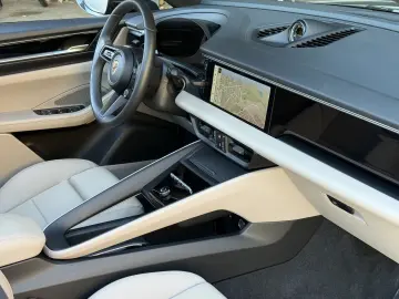 PORSCHE Macan 4S LED MATRIX 22 ZOLL SPORT PANORAMA ABSTA