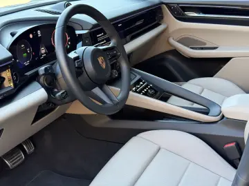 PORSCHE Macan 4S LED MATRIX 22 ZOLL SPORT PANORAMA ABSTA