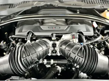 FORD Mustang 5.0 V8 DARK HORSE   6gang   4J Garantie