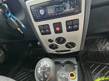 Dacia Logan MCV 1.6i 2008