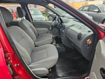 Dacia Logan MCV 1.6i 2008