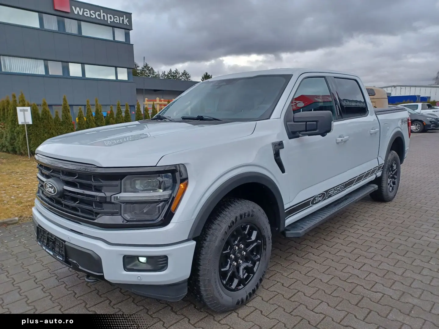FORD F 150 XLT .4x4SuperCrew.10-Gang.360 .ACC.