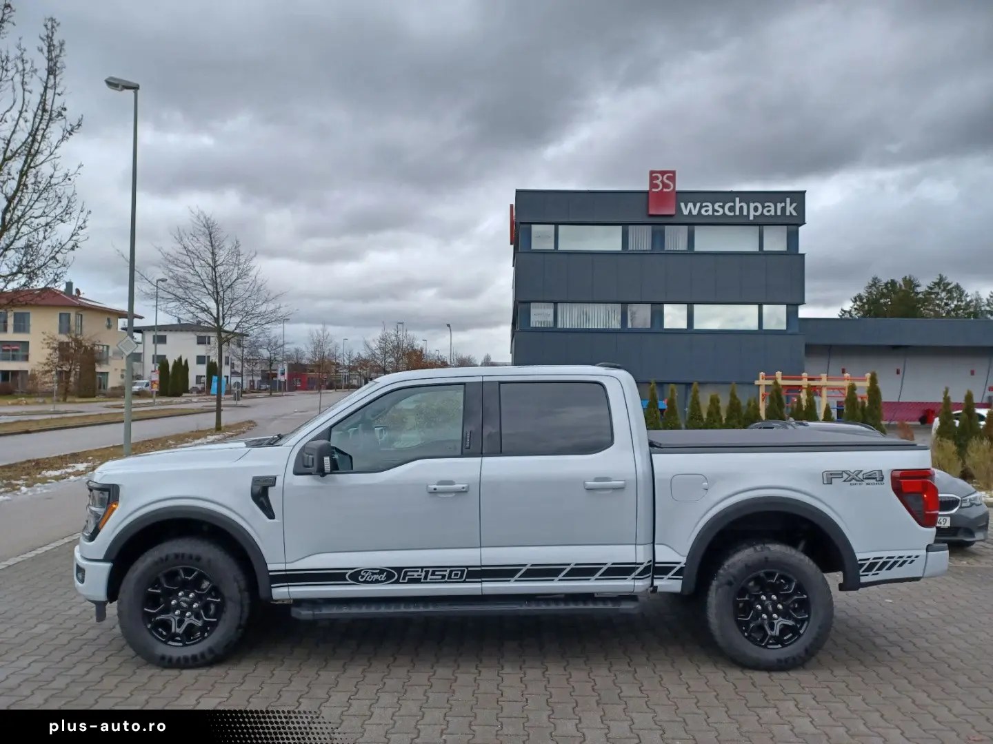 FORD F 150 XLT .4x4SuperCrew.10-Gang.360 .ACC.