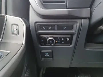 FORD F 150 XLT .4x4SuperCrew.10-Gang.360 .ACC.