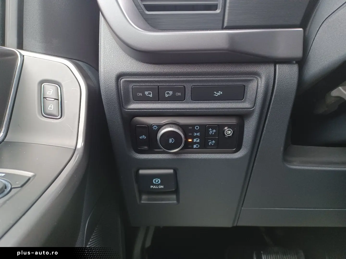 FORD F 150 XLT .4x4SuperCrew.10-Gang.360 .ACC.