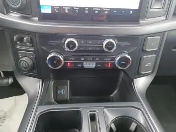 FORD F 150 XLT .4x4SuperCrew.10-Gang.360 .ACC.