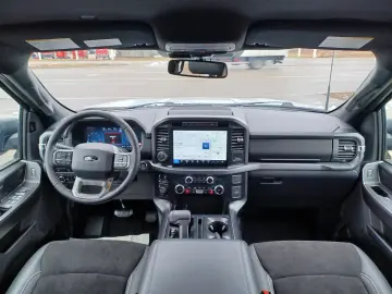 FORD F 150 XLT .4x4SuperCrew.10-Gang.360 .ACC.