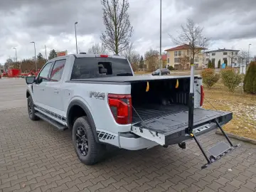 FORD F 150 XLT .4x4SuperCrew.10-Gang.360 .ACC.
