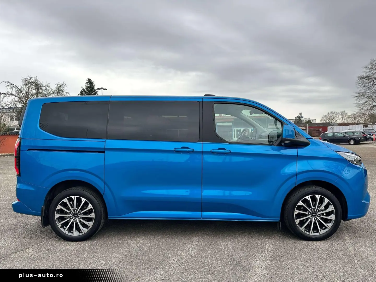 FORD Tourneo Custom L1 Titanium X AHK  el. Türen