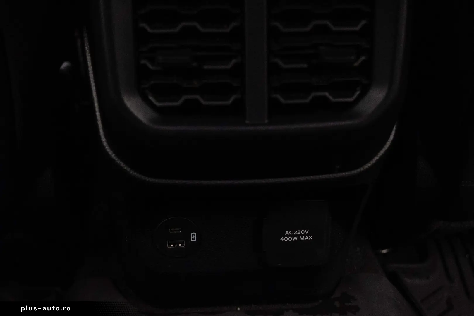 Ford  Ranger  Double Cab Raptor  Motorizare  3.0T 288 CP