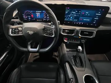 FORD Mustang Fastback 5.0 Ti-VCT V8 328 kW GT