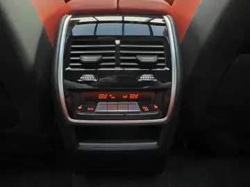 BMW X6 M Competition AHK Sky Sitzlüft B&W ACC UPE196